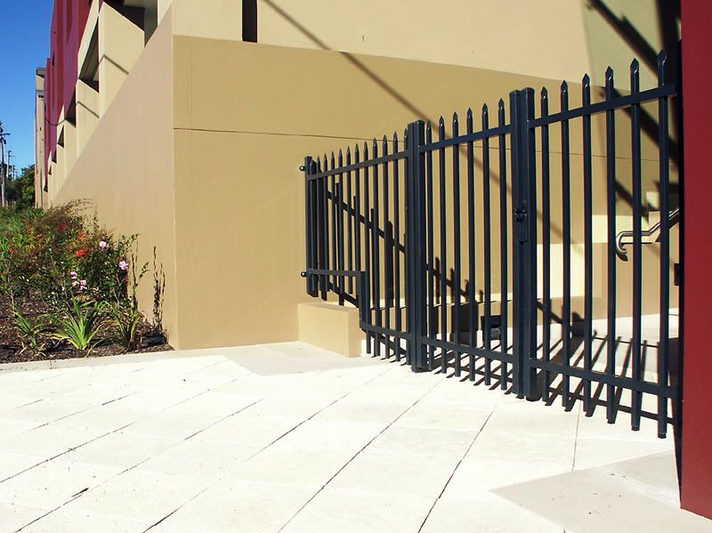 METAL FENCE-005