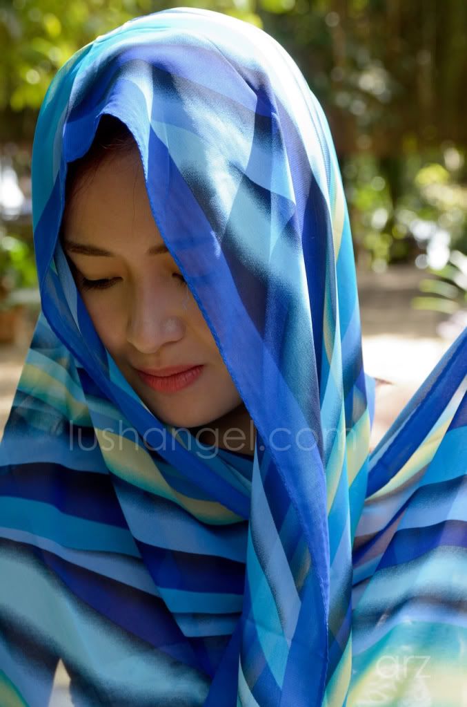 blue-scarf
