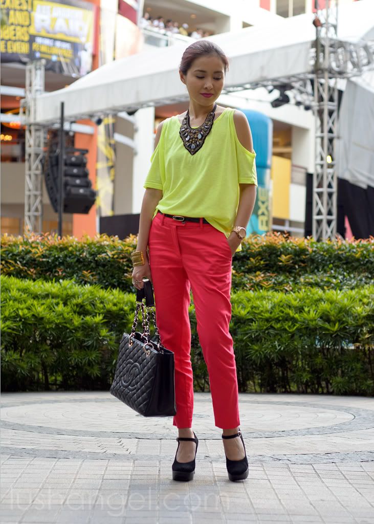 how-to-wear-neon-green-blouse