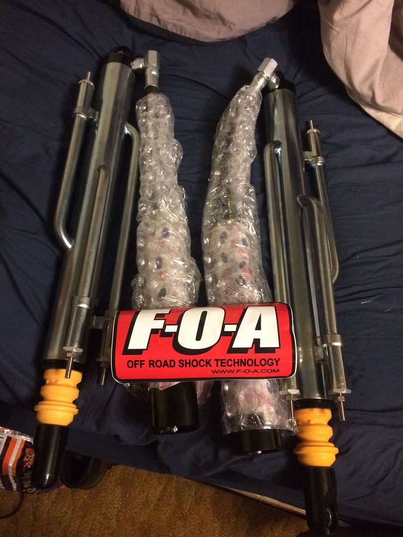 2.5x18" FOA bypass shocks, 8 1" LH thread rod ends Pirate 4x4