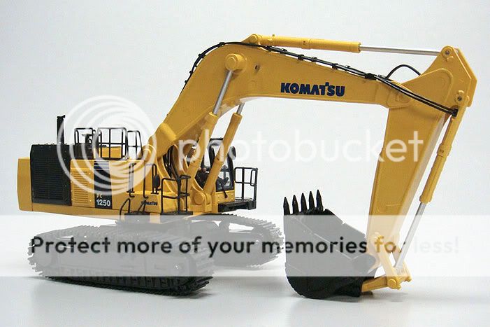 New Kyosho Komatsu Excavator PC1250 8 High Grade Ver. 1/50 R/C